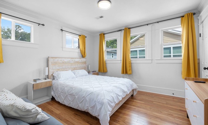 Durham House | 4BD/fenced backyard/Close to Duke