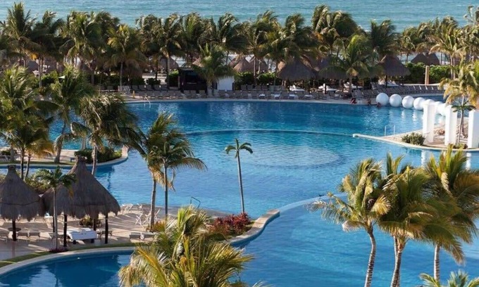 Puerto Juarez House | 4BD Grand Luxxe Riviera Maya Pool Resort