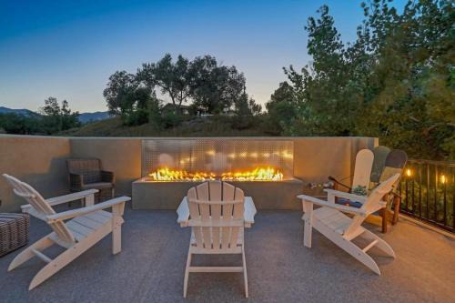 Colorado Springs House | 4BD Home w Rooftop Patio Fire Pit & Mountain Views