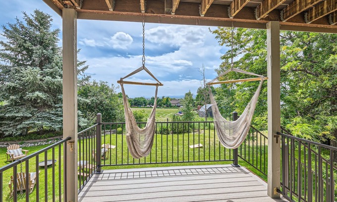 Scenic Heights House | 4br home with Mountain Views - Central to Arvada, Golden, Boulder & Denver
