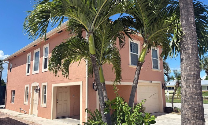 Hutchinson Island South House | 4BR House in Ocean Resort w/Private Beach, Pool, Pickleball, Marina, and More!