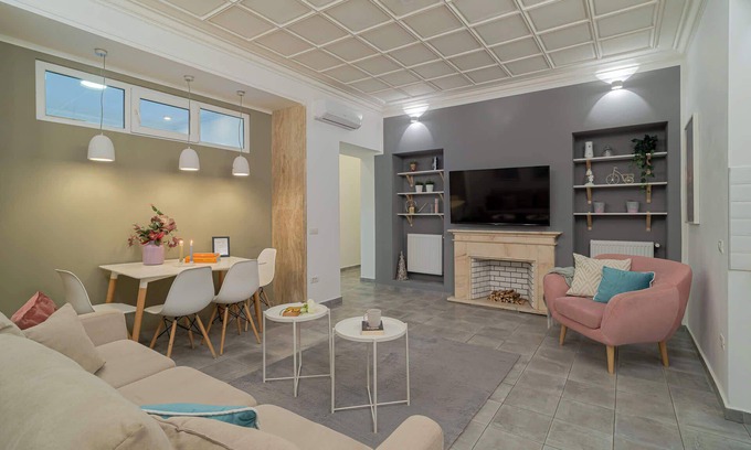 Bucharest City-Centre Apartment | 4BR Sanctuary - Near Cismigiu Park & Universitatii