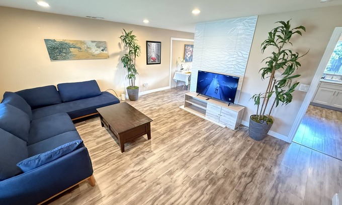 South Sundale House | 4BR Spacious Fremont Home for Families, Near Silicon Valley & Parks