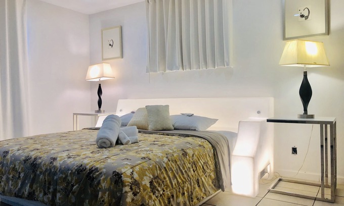 Beverly Green House | 4BRHouse,LasVegas,Strip,LVCC,pet-friendly,Sale,BestSpot,Semashow,music,love,wifi