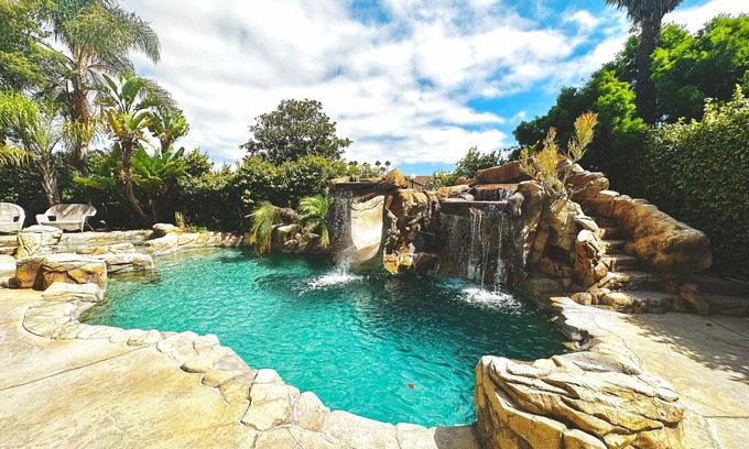 Santa Ana Heights House | 4DAY & HOLIDAY DEAL! POOL+SPA+SLIDE! WALK TO BEACH, CLOSE TO DISNEY NO CROWDS!