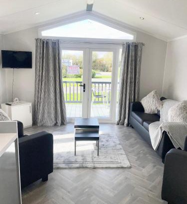 East Drayton Ski Chalet | 4Guests-2Bedroom-WiFi-Tv