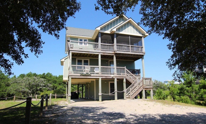 Carova Beach House | 4x2130, Carolina Hideaway- Soundside, Wild Horses, Secluded, Screened Porch