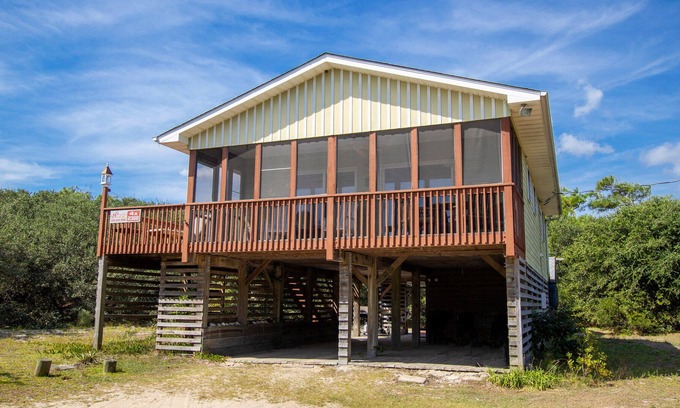 Carova Beach House | 4x2368, Mom's Place- Oceanside, Cozy, Secluded, Wild Horses, Dogs Welcome