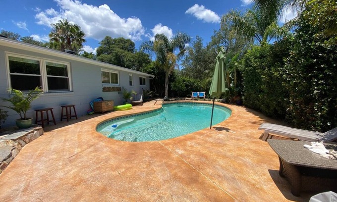 Jacksonville Beach House | 5/2 Pool Cottage, Walk to Beach close to Mayo