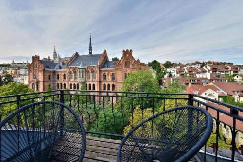 Vizivaros Apartment | 5,Batthyani Square, Buda, Panorama, Parliament