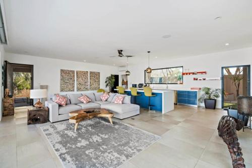 Potrero House | 5-BD Beauty with Pool Above Potrero