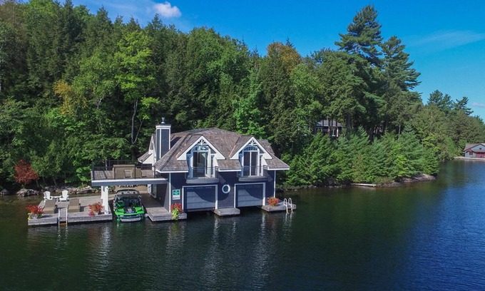 Port Carling Cottage | 5 bdrm, 4 bath, Lake Joe Island Property! Boathouse!