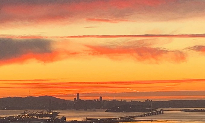Claremont House | 5-bdrm home in Oakland Hills, with sweeping views of San Francisco and GG Bridge