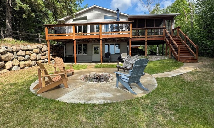 Nevis House | 5 bed 3 bath Home Near Nevis MN