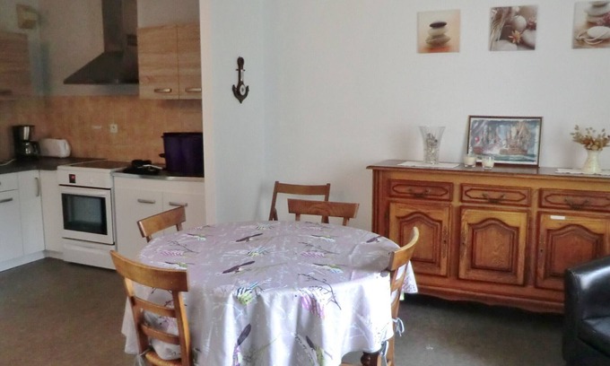 Le Croisic Apartment | 5-Bed Apartment, Near Port, Private Parking