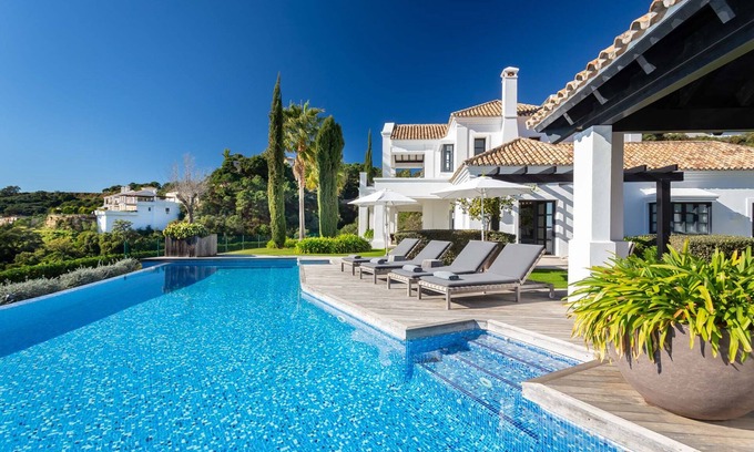 Benahavis Villa | 5 Bed Luxury with incredible views, gym, spa, cinema and 2 pools!