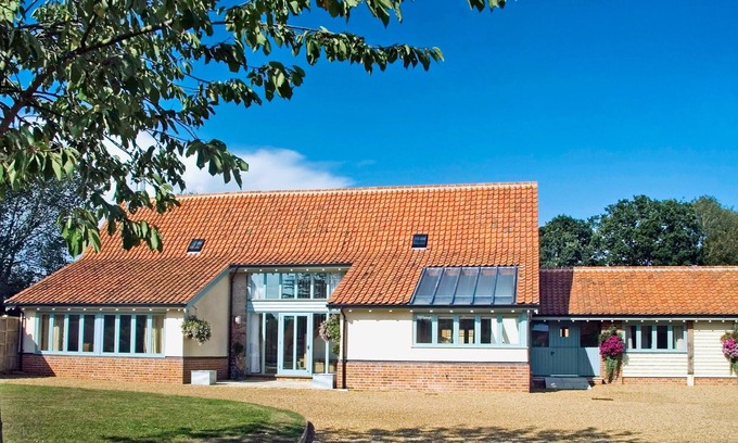 Skeyton Cottage | 5 bedroom accommodation in Swanton Abbott