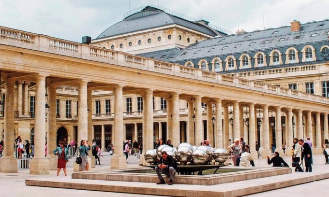 Paris City Center Apartment | 5 Bedroom apartment close to Louvre, Notre-Dame and Marais