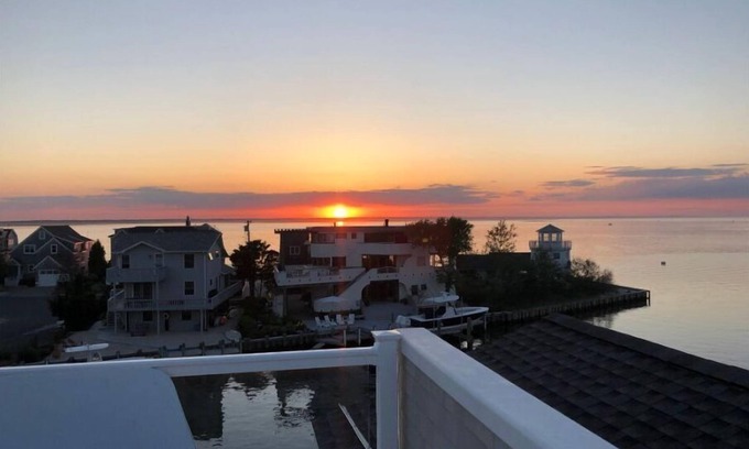 Harvey Cedars House | 5-bedroom bay front house w pool, w generous social area, short walk to beach