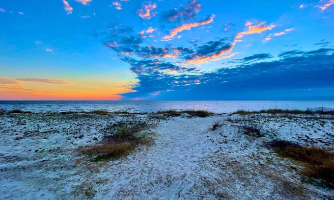 Alligator Point House | 5 Bedroom Beach House Slps 12 - Private Beach - Shells - Fishing -Screened porch