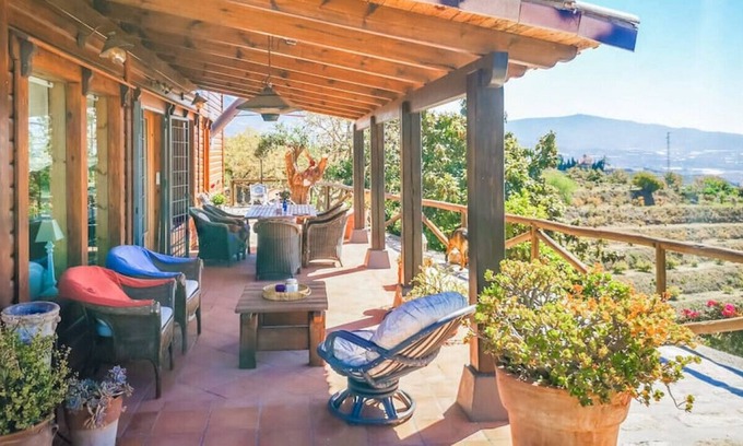 Motril House | 5 Bedroom Countryside House