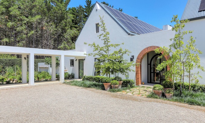 Tokai House | 5-Bedroom Forest Getaway with Jacuzzi & Views