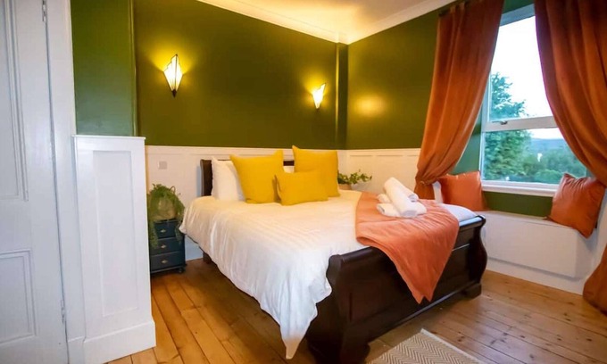 Kingussie House | 5 bedroom Georgian Townhouse