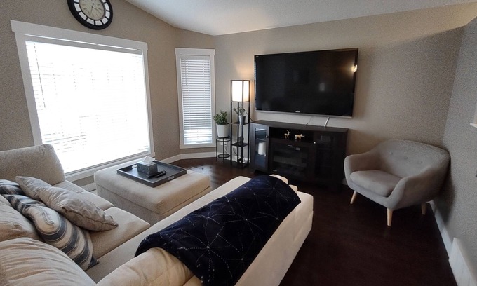Grande Prairie House | 5 Bedroom Home - Fully Stocked, Clean & Pet Friendly!
