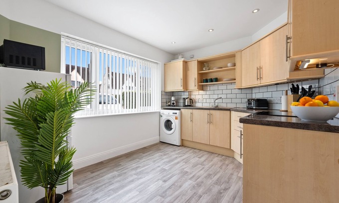 Cirencester House | 5 bedroom house in Cirencester - long stay discounts offered!