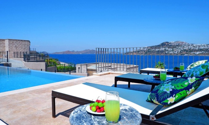 Koyunbaba Villa | 5 Bedroom Luxury Villa with Private Pool and Private Beach in Bodrum-Gumusluk 2