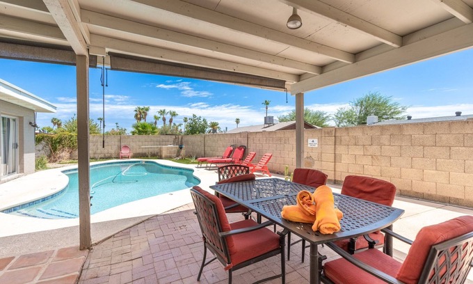 Paradise Valley Village House | 5 Bedroom | Pool| Game Room | Mini Golf