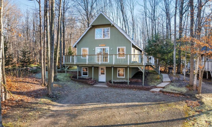 Harbor Springs Ski Chalet | 5-bedroom Ski Golf Chalet in Harbor Springs