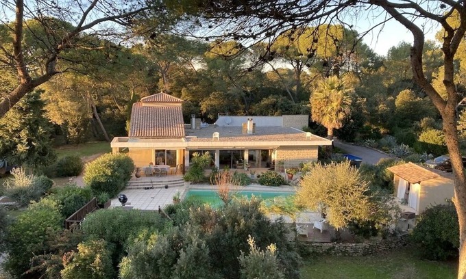 Aubais Villa | 5 bedroom villa in aubais