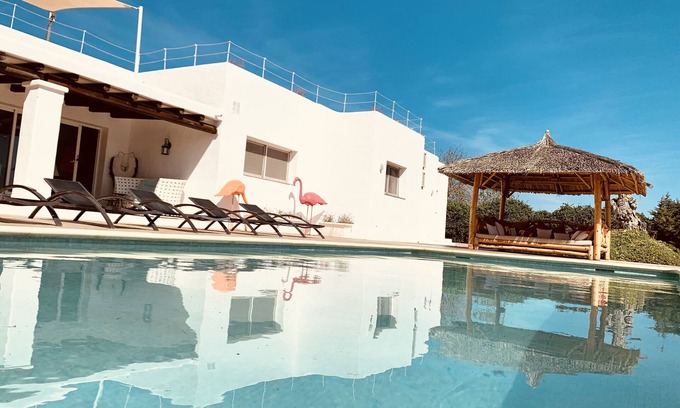 Sant Josep de sa Talaia Villa | 5 bedroom villa near Ibiza town, sea view, 4 bathrooms, pool