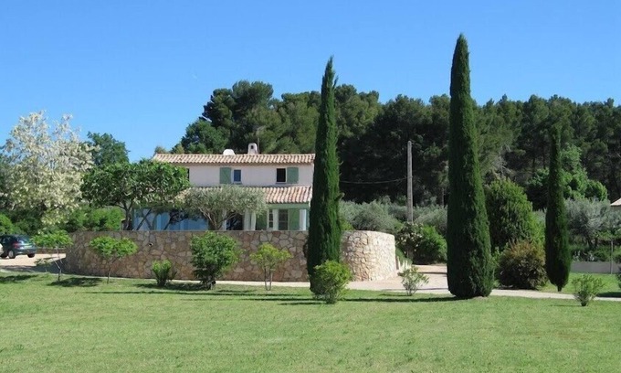 Aups Villa | 5 bedroom villa with swimming pool and pool house, playground in a large park
