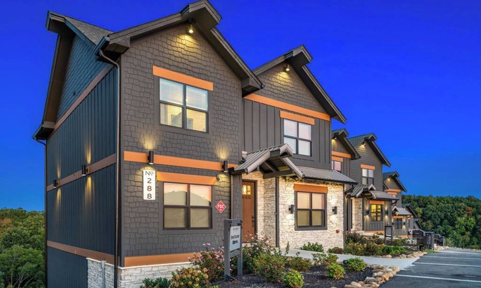 Sevierville Cabin | 5-bedroom,WATER PARK, indoor pool, jacuzzi, game room, pet friendly, sleeps 16