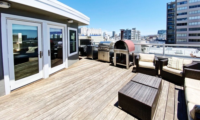 Pacific Heights Condo | 5 BR / 2 Story Penthouse With Views in Pac Heights - Recently Remodeled