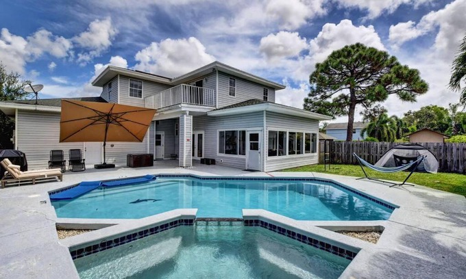 Boynton Beach House | 5 BR Mansion with Pool and non-heated Jacuzzi Games in Boynton Beach