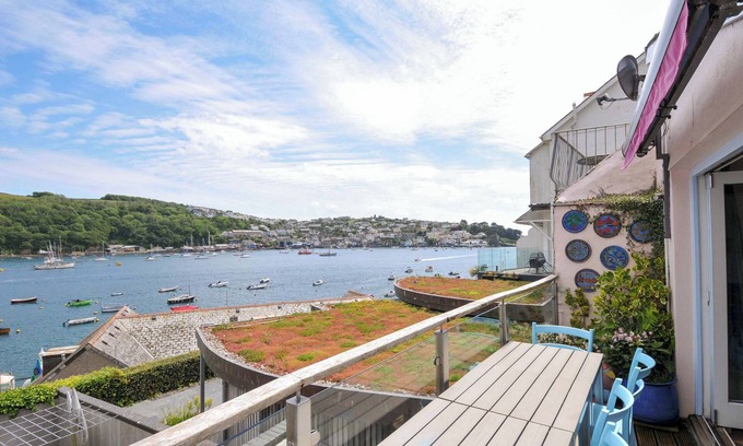 Fowey Cottage | 5 ESPLANADE, family friendly, character holiday cottage in Fowey