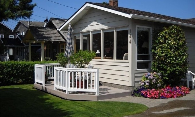 Downtown Cannon Beach House | 5 Houses from the Beach Presidential street.