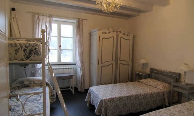 Levanto House | 5 Lands- yellow cottage
