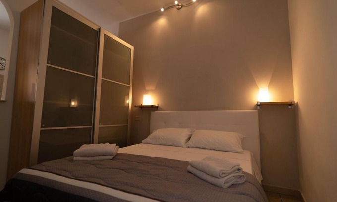 Santa Maria Apartment | [5 Min. Mare - Castello Normanno] Wi-Fi & Netflix *****