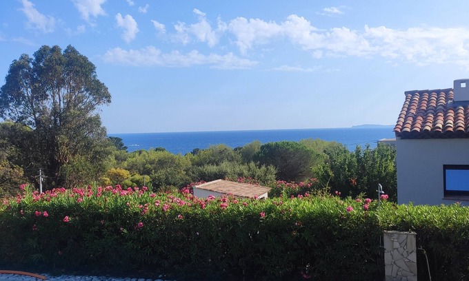 La Croix-Valmer Villa | 5 min walk from beaches: modern villa ideally located. Piscine vue mer(Gigaro)