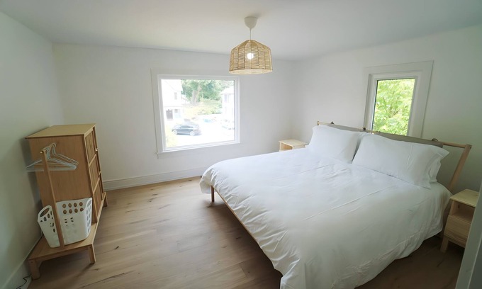 Niagara Falls House | 5-Min Walk to Falls | Parking | Historic 3BR