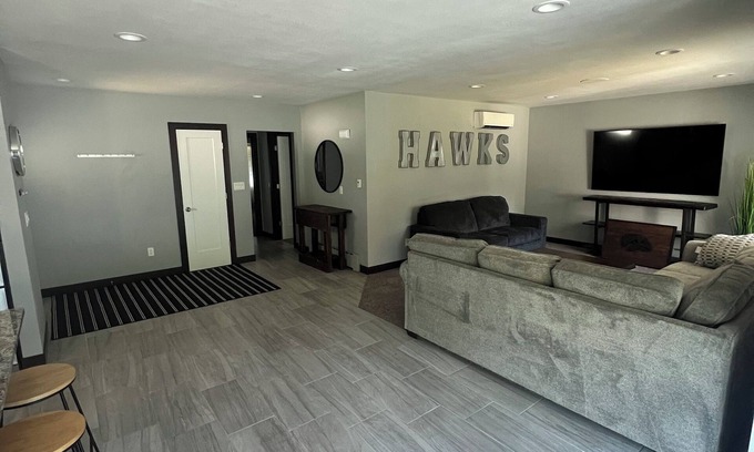 Iowa City House | 5 minute walk to Kinnick Stadium! Perfect GAMEDAY stay!nSpacious 4-bedroom house