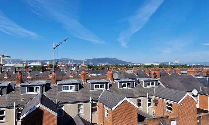 Belfast House | 5 Minutes to Belfast City Centre, 4 double beds