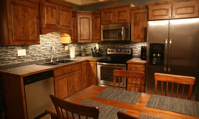 Wildernest Condo | 5-Star 2 Bdrm Condo-Mtn Views-Great Rates-Free WIFI- Personal Owner Contact