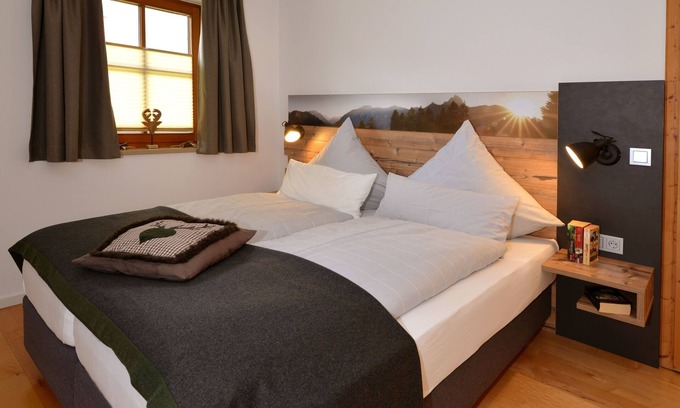 Groissenbach Apartment | 5-star apartment with balcony and views of the surrounding mountains