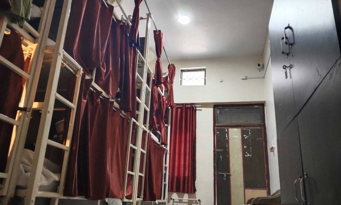 Jabalpur Hotel | 5 Star Dormitory