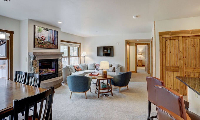 River Run Condo | 5-Star Location Jackpine Lodge Luxury unit closest to Gondola.